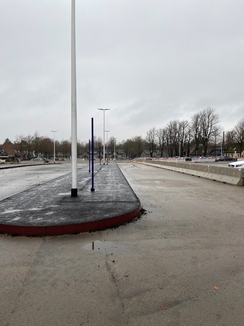 Bau von Bushaltestellen auf dem Stadtfeld