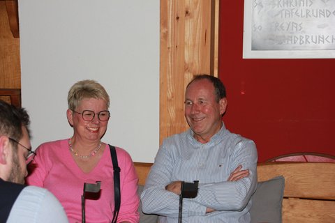Bild zeigt Henrik Vogt, Susanne Ross und Rainer Haulsen anlässlich des Helfer*innenfest in der Wikingerschänke in Busdorf